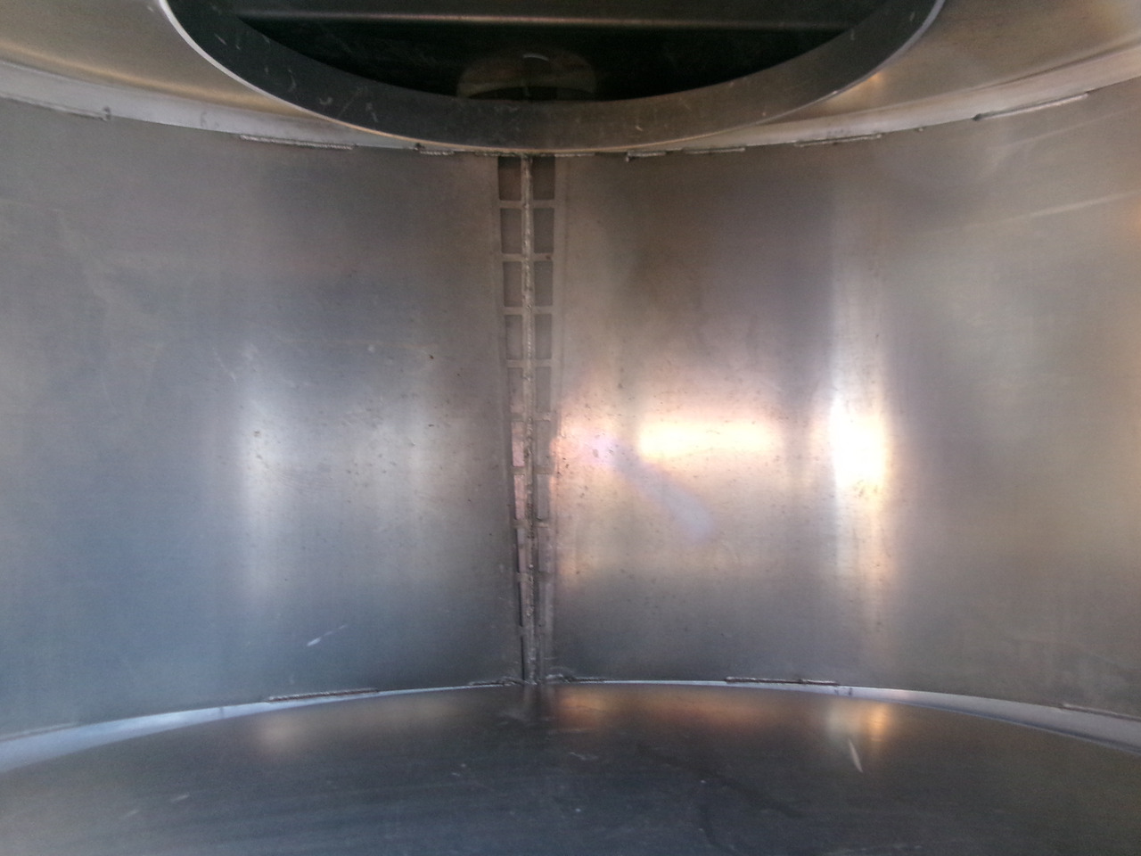 Полуприколка цистерна за транспорт на гориво Lakeland Fuel tank alu 42.8 m3 / 6 comp + pump: слика 21