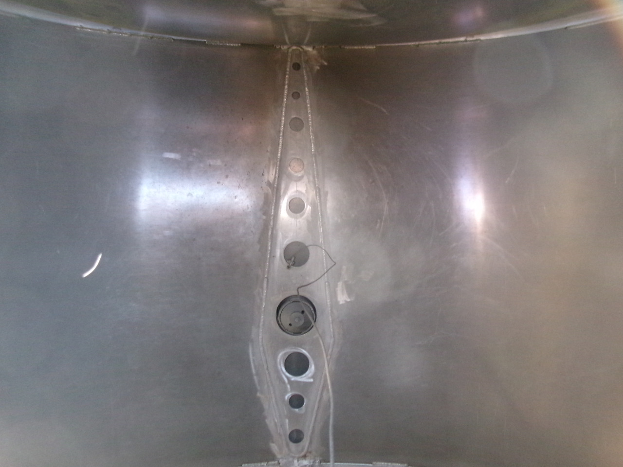 Полуприколка цистерна за транспорт на гориво Lakeland Fuel tank alu 42.8 m3 / 6 comp + pump: слика 23