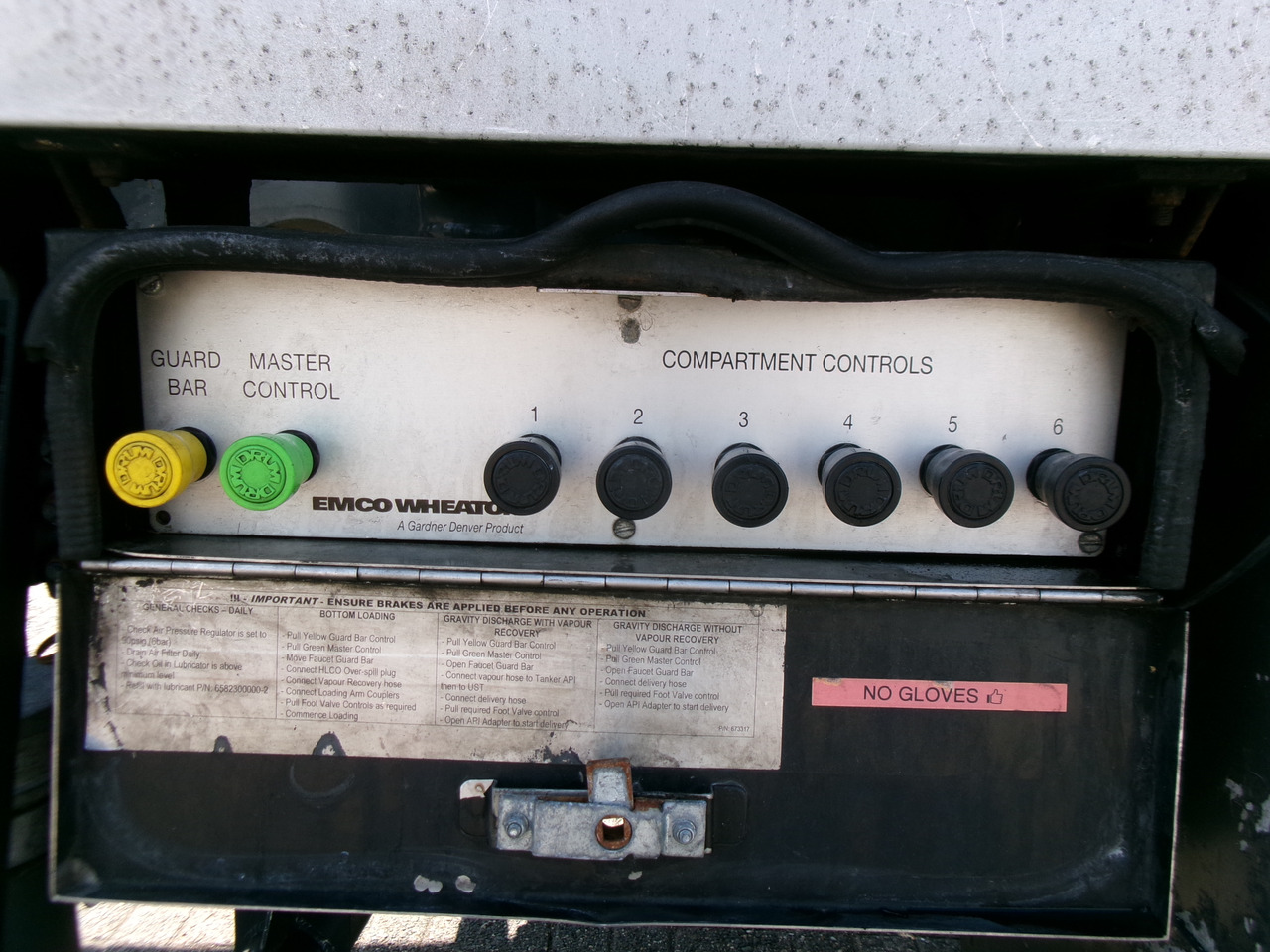Полуприколка цистерна за транспорт на гориво Lakeland Fuel tank alu 42.8 m3 / 6 comp + pump: слика 8
