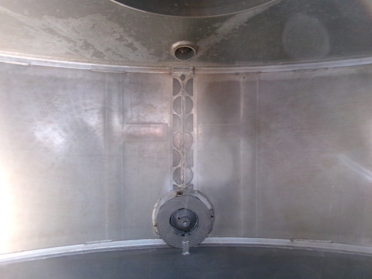 Полуприколка цистерна за транспорт на гориво Lakeland Fuel tank alu 42.8 m3 / 6 comp + pump: слика 27