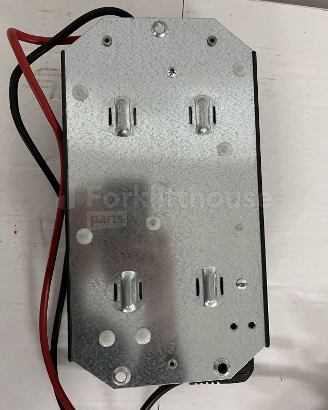 Електричен систем за Опрема за ракување со материјали Zivan F6BOMW-01040X-1 NG1 24V37.5A 230v sn. 1709412963 80A Rema battery connector: слика 2