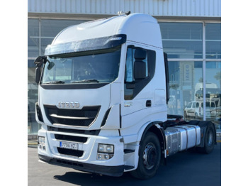 Камион влекач IVECO