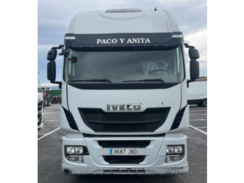Камион влекач IVECO