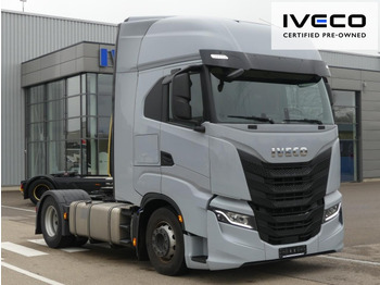 Камион влекач IVECO S-WAY