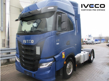 Камион влекач IVECO Stralis