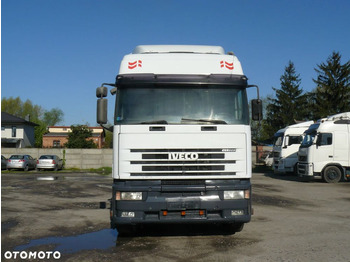 Камион влекач IVECO