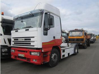 Камион влекач IVECO