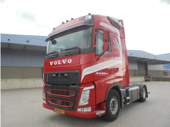 Камион влекач VOLVO FH 460