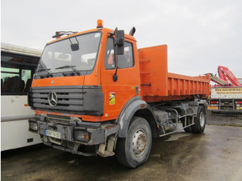 Камион со кука за подигање MERCEDES-BENZ SK 2024