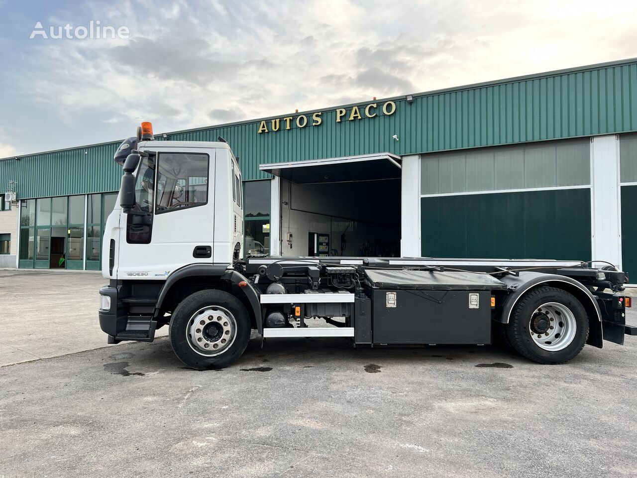 IVECO 180E300 - Транспортер на контејнер/ Камион со променливо тело: слика 5