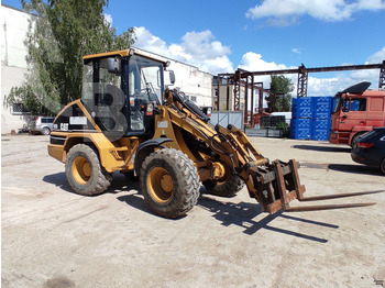 Caterpillar 908 - Натоварувач на тркала: слика 1
