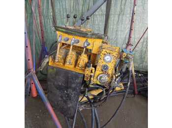 AtlasCopco BUT 6 EH drill boom  - Машина за дупчење тунел: слика 2