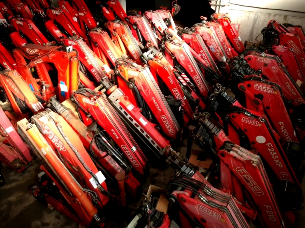 TRANSGRUAS - Возила за продажба undefined: слика 2