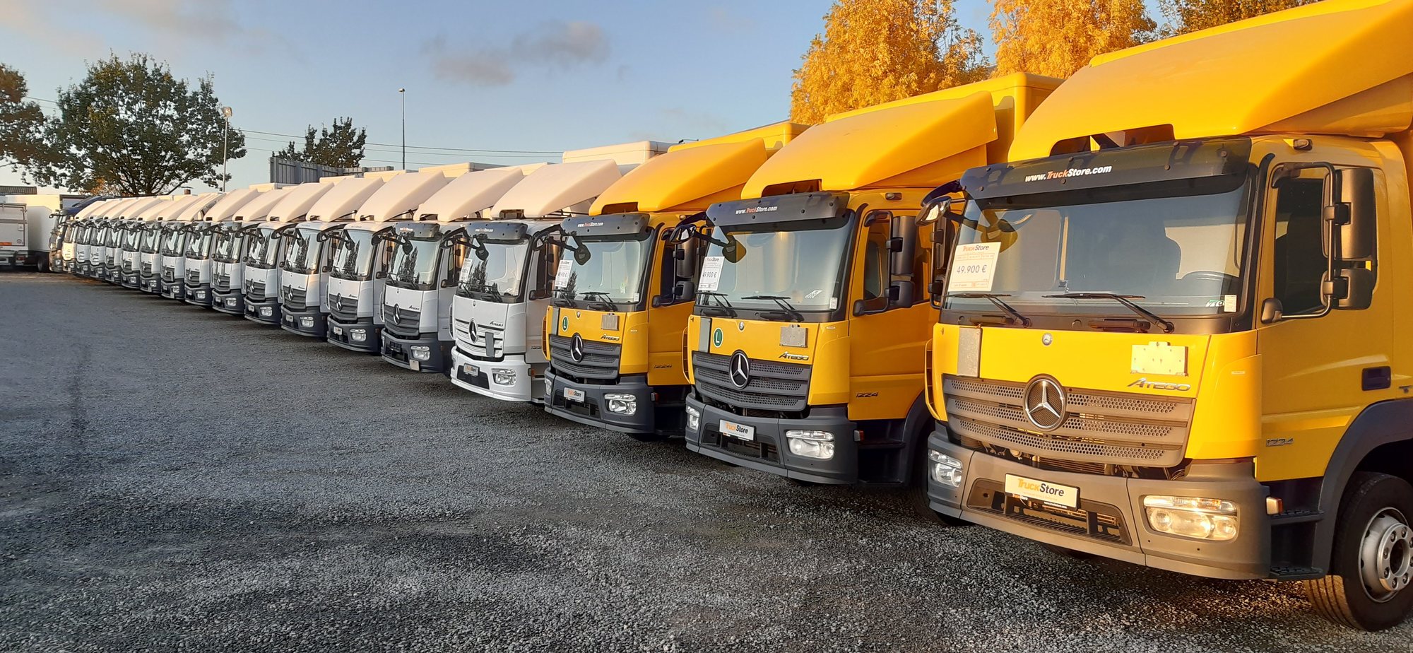 TruckStore Brussels - Комбиња - 4x2, клима уред undefined: слика 1