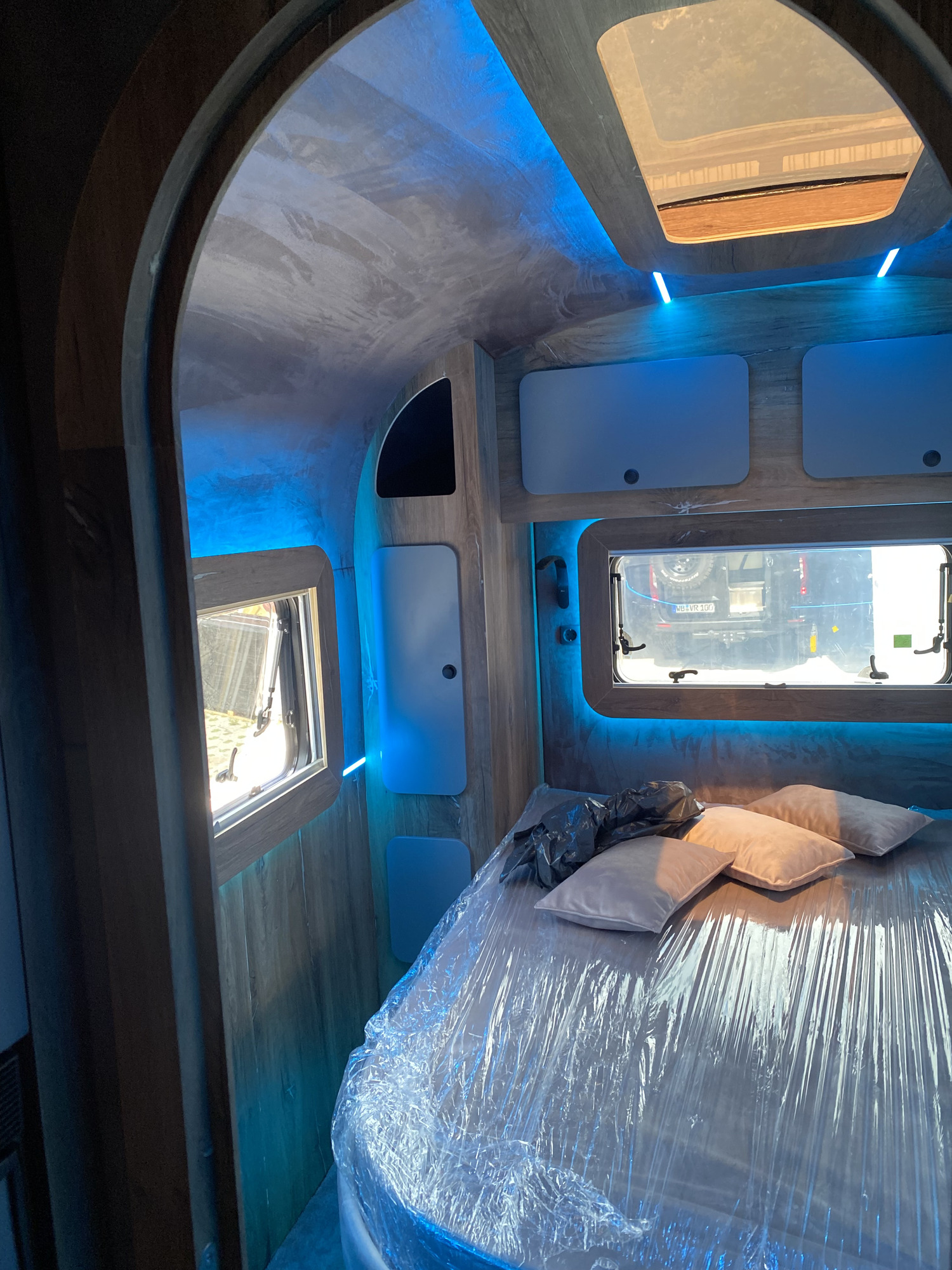 SHINE - American Food Truck - Возила за продажба undefined: слика 18