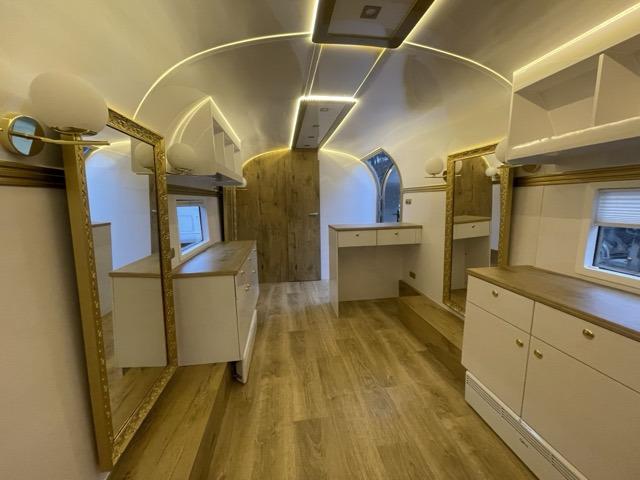 SHINE - American Food Truck - Возила за продажба undefined: слика 4