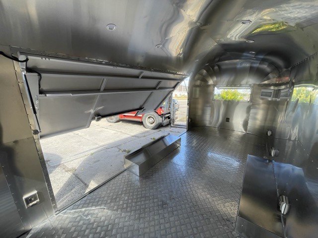 SHINE - American Food Truck - Возила за продажба undefined: слика 21