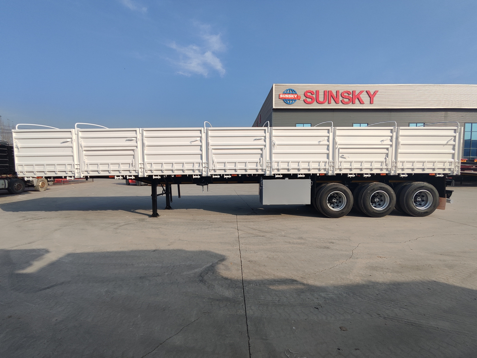 Xiamen Sunsky Vehicle Co.,Ltd - Возила за продажба undefined: слика 13