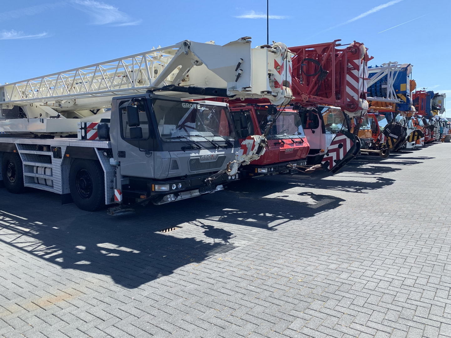 Geurts Trucks B.V. - Камиони влекачи MERCEDES-BENZ - 8x6, клима уред undefined: слика 7