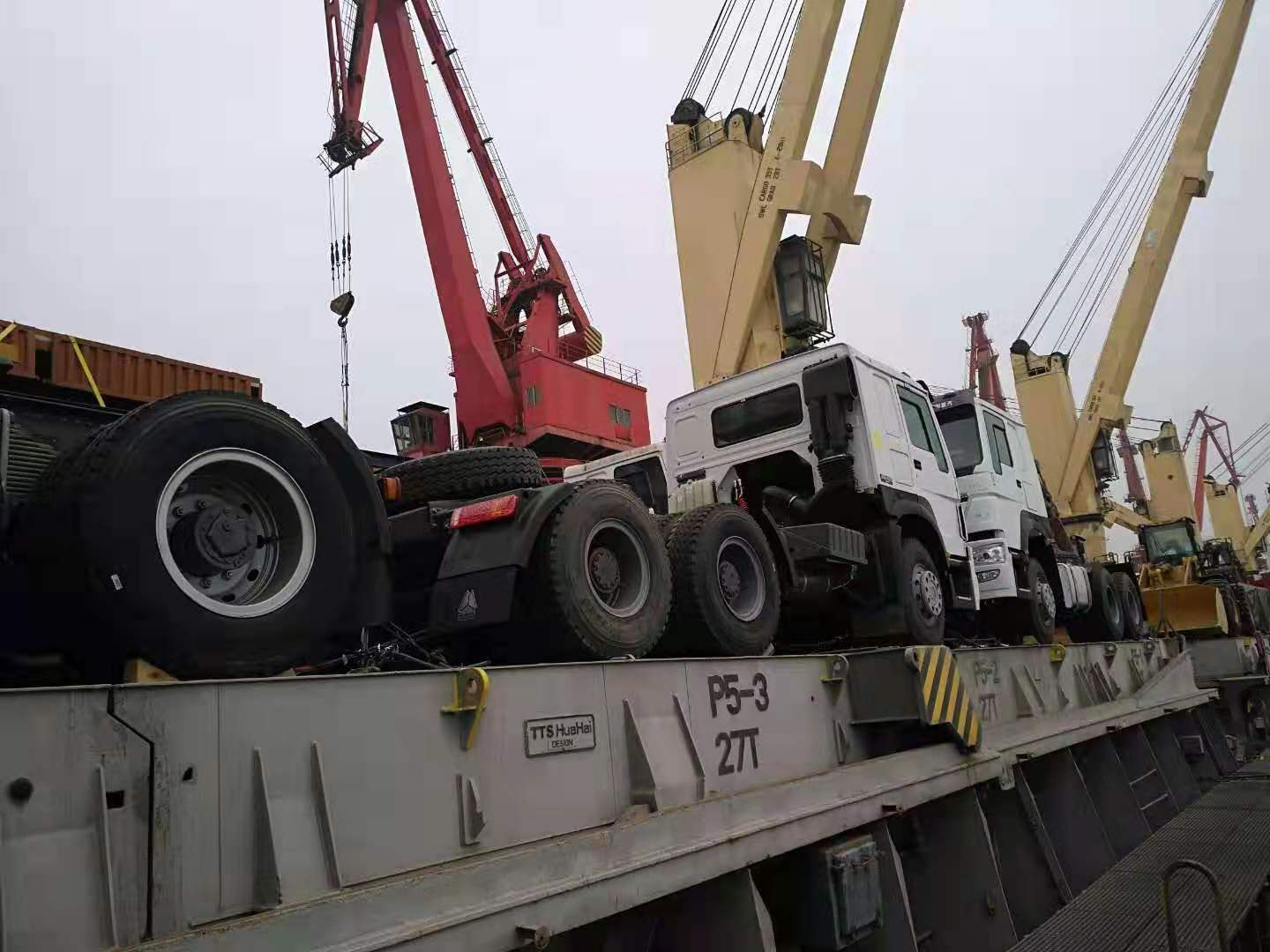 Shandong Guhong Auto Industrial CO., LTD - Камиони - 6x4, клима уред undefined: слика 8