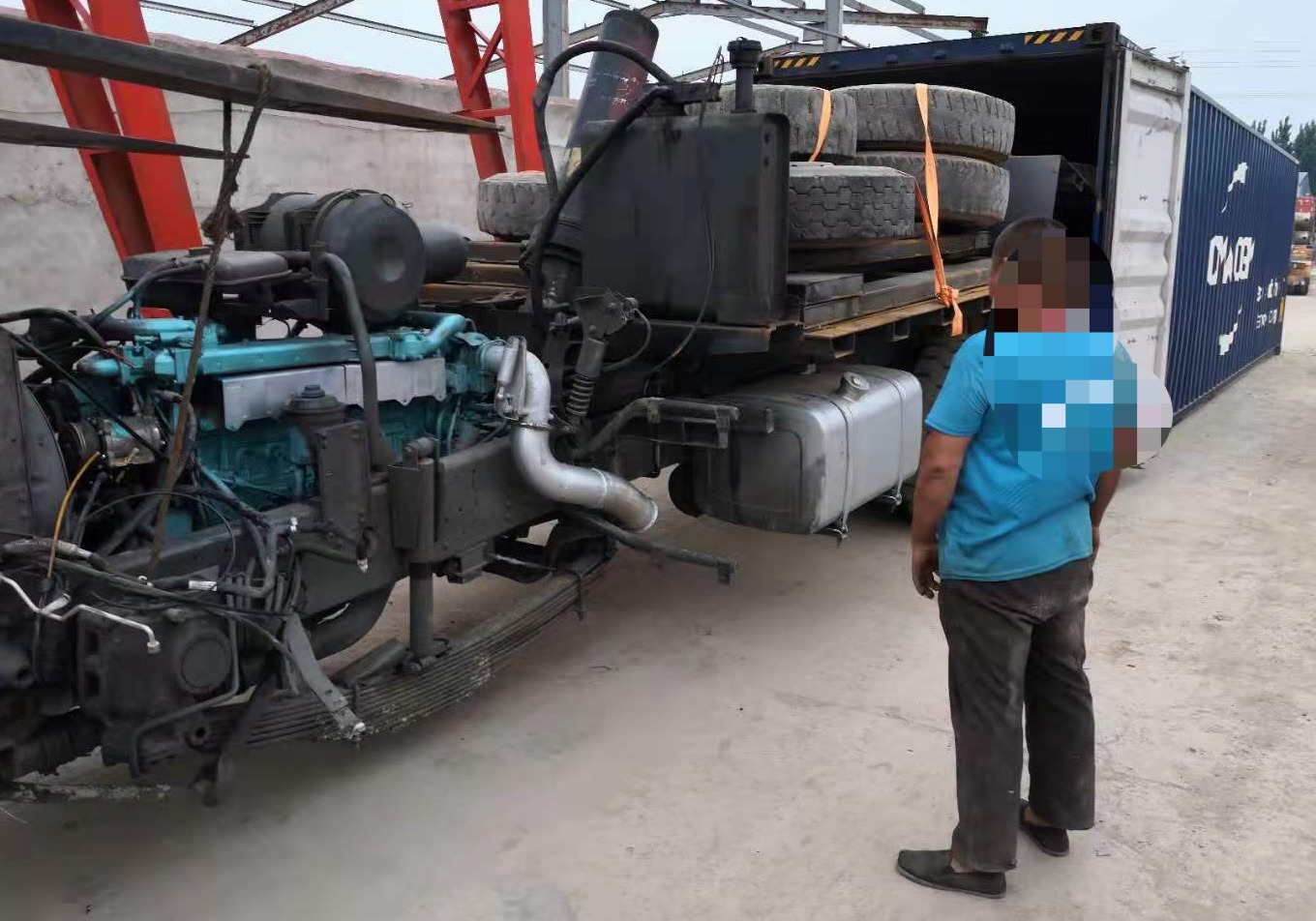 Shandong Guhong Auto Industrial CO., LTD - Камиони - 6x4, клима уред undefined: слика 3
