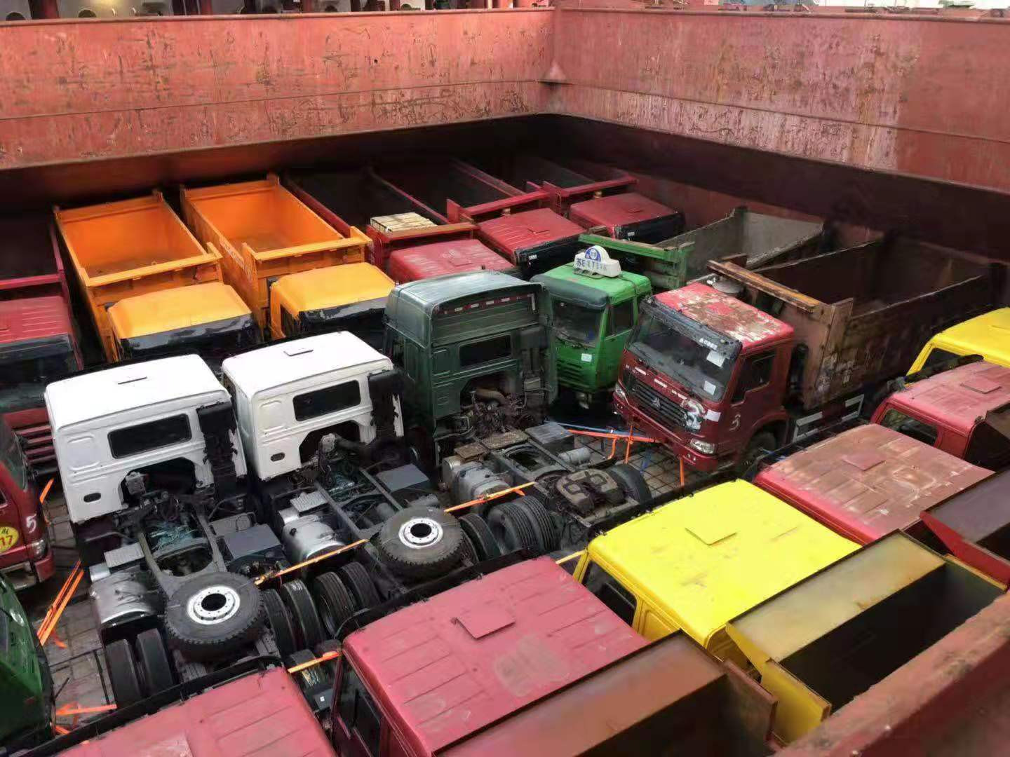 Shandong Guhong Auto Industrial CO., LTD - Камиони - 6x4, клима уред undefined: слика 7