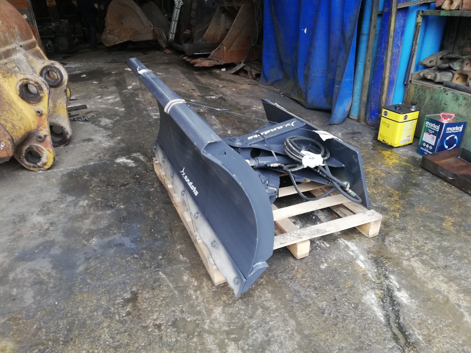 ANDOKS - Возила за продажба undefined: слика 25