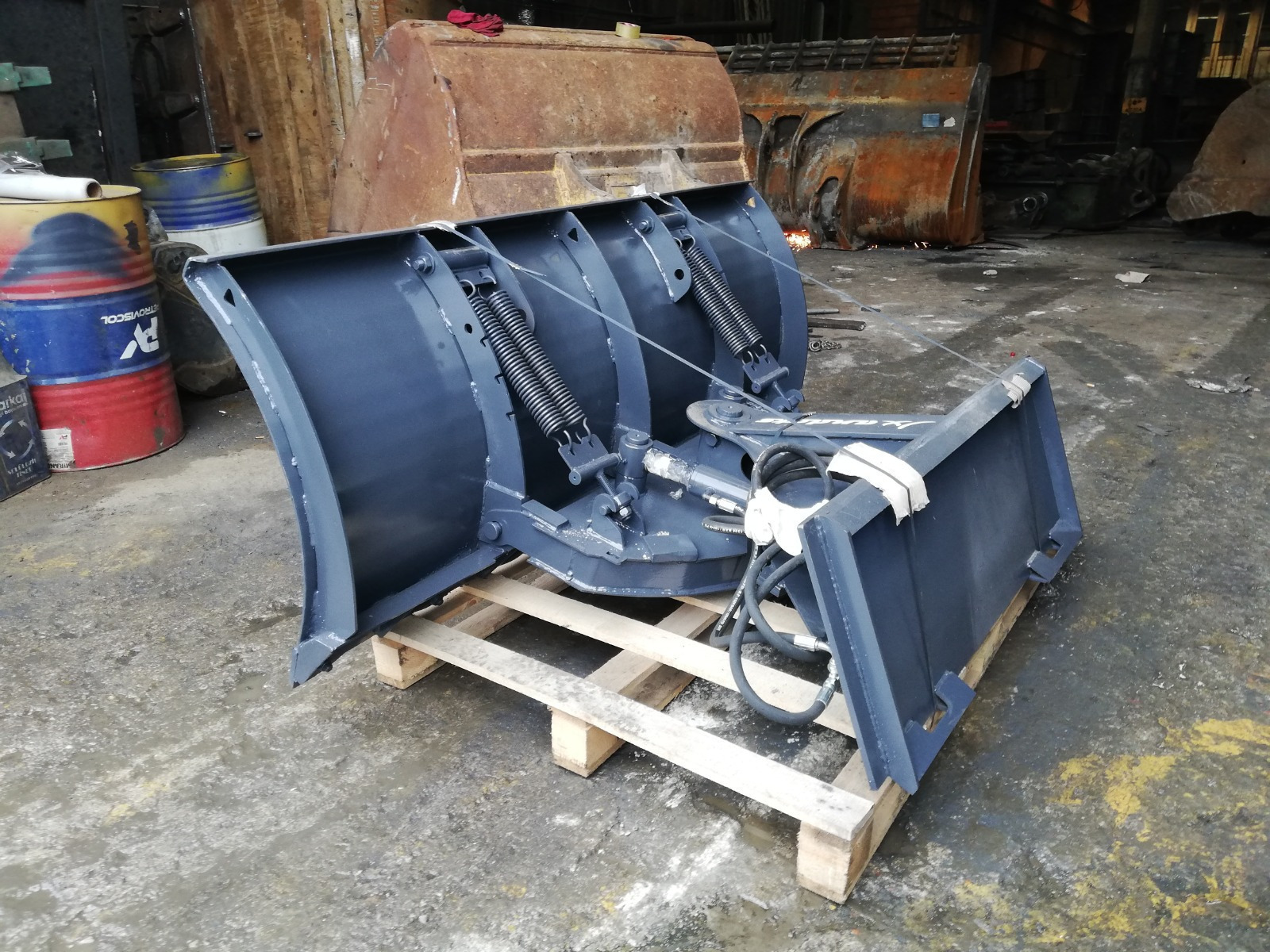 ANDOKS - Возила за продажба undefined: слика 30