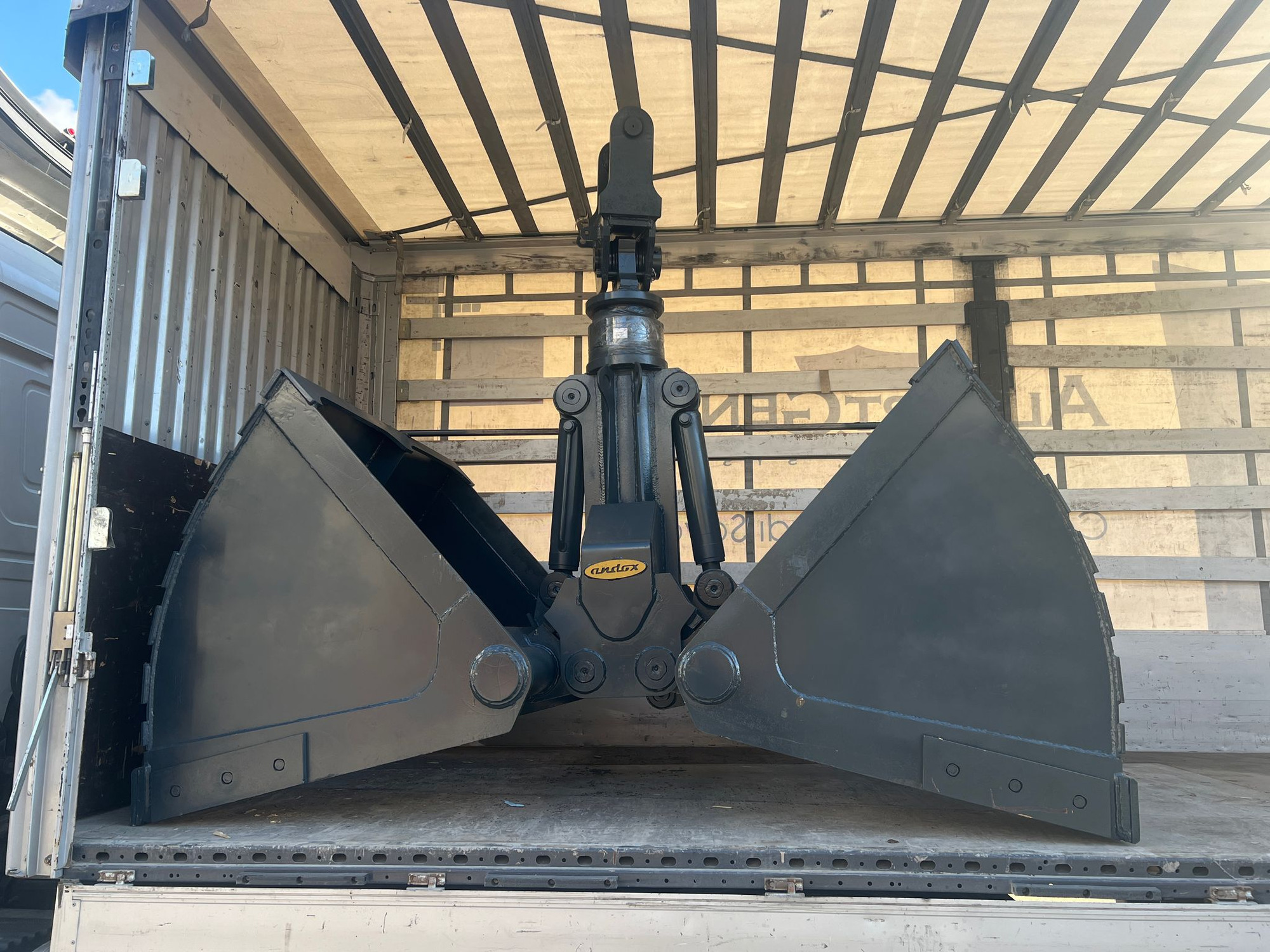 ANDOKS - Возила за продажба undefined: слика 15