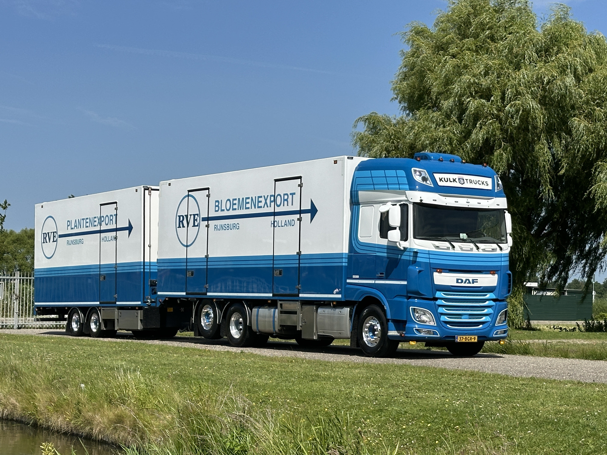 Kulk Trucks - Возила за продажба undefined: слика 2