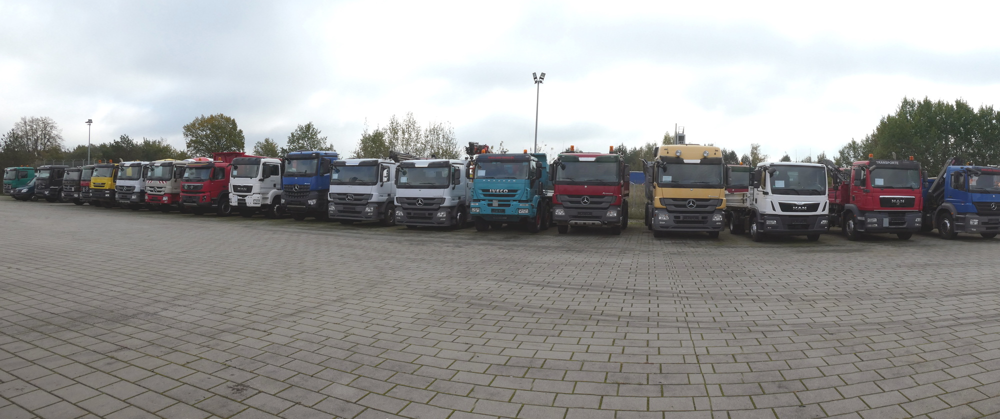 Henze Truck GmbH - Приколки undefined: слика 1