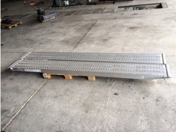 Товарна рампа