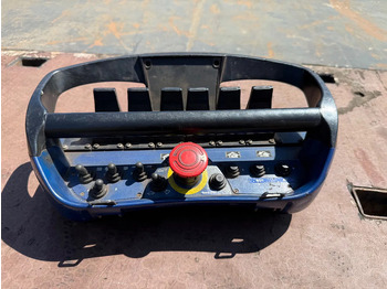 Камион со кран Renault Premium Lander PM 36 P radio control !!!: слика 4