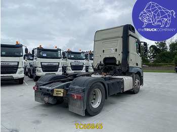 Камион влекач Mercedes-Benz Actros 1843: слика 2