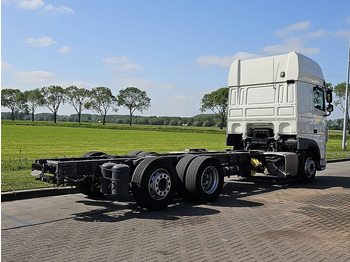Камион со кабинска шасија DAF XF 480: слика 3