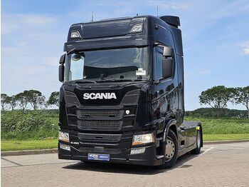 Камион влекач SCANIA R 450