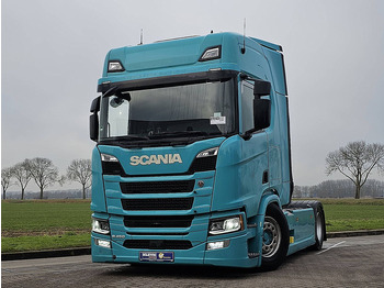 Камион влекач SCANIA R 450