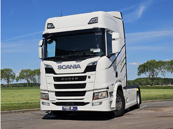 Камион влекач SCANIA R 460