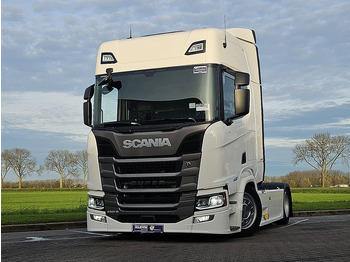 Камион влекач SCANIA R 460