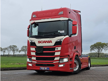 Камион влекач SCANIA R