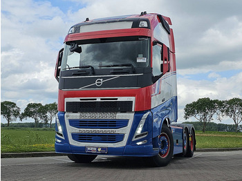 Камион влекач VOLVO FH 460