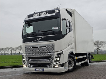 Камион сандучар VOLVO FH16 750