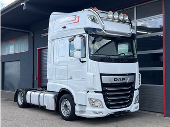 Камион влекач DAF XF 530