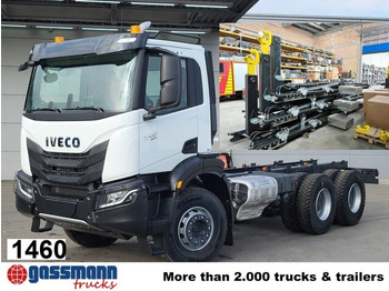 Камион со кука за подигање IVECO X-WAY