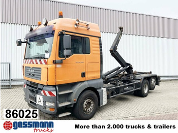 Камион со кука за подигање MAN TGA 26.440