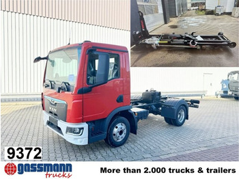 Камион со кука за подигање MAN TGL