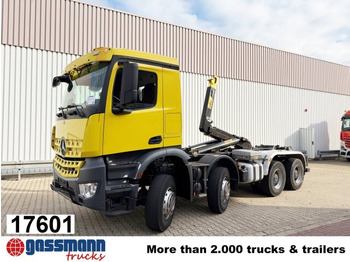 Камион со кука за подигање MERCEDES-BENZ Arocs 4142