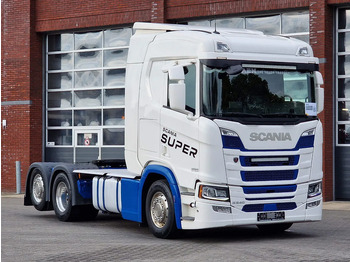 Камион влекач SCANIA R
