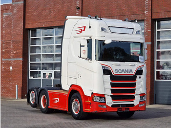 Камион влекач SCANIA S 500