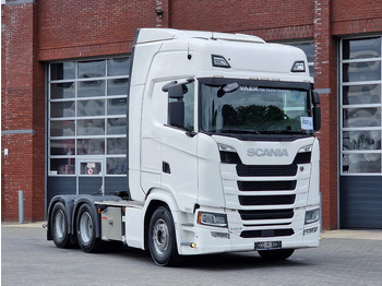 Камион влекач SCANIA S 540
